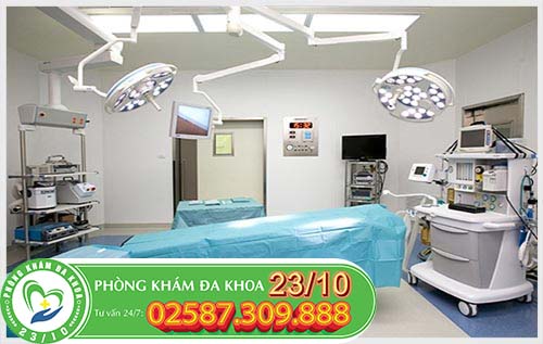 Phòng khám với trang thiết bị máy móc hiện đại giúp hỗ trợ điều trị đau tinh hoàn hiệu quả