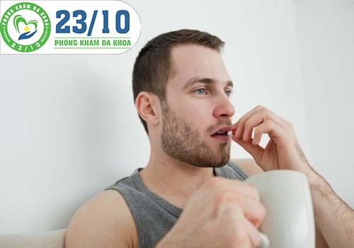 Uống thuốc chữa tiểu ra mủ do viêm niệu đạo ở nam giới